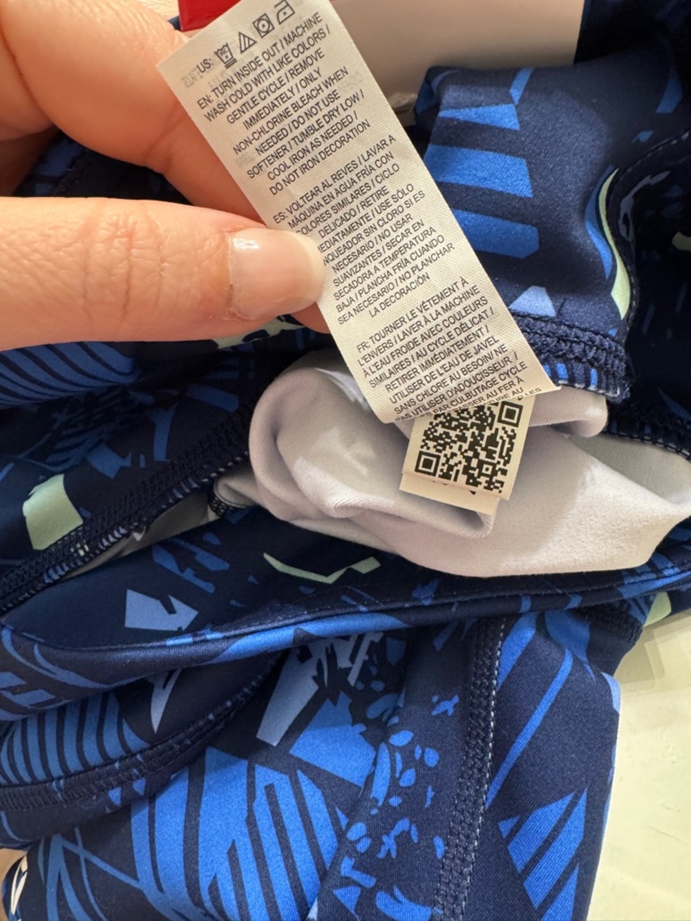 REEBOK Womens High Rise Skinny Capri Leggings Blue Geometric Patterned Med NWT - Picture 9 of 9